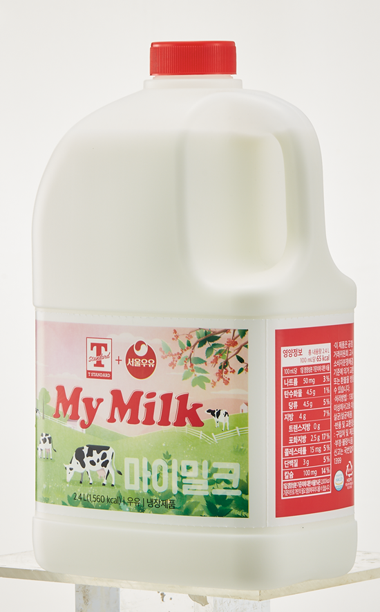 트레이더스가 서울우유가 만든 ‘마이밀크 2.4L’를 트레이더스 자체브랜드인 ‘티 스탠다드(T STANDARD)’로 출시했다. [사진=이마트 제공]