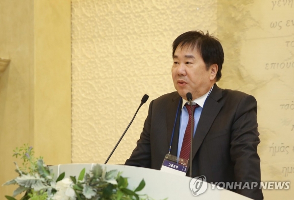 우오현 SM그룹 회장이 쌍용차 인수에 차입금 없는 자체 자금을 쓰겠다는 의지를 밝혔다. [사진=연합뉴스]