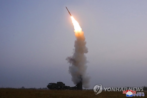 북한이 지난달 30일 신형 반항공미사일을 시험발사했다고 밝혔다. [사진=평양 조선중앙통신/연합뉴스]