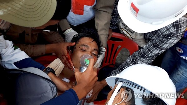 1년 넘게 이어진 미얀마 군부의 유혈 진압으로 사상자가 속출하고 있다. [사진=연합뉴스 제공]