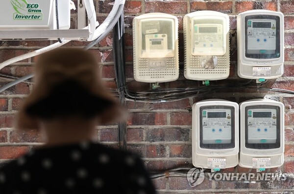 서울 시내 주택가의 전기 계량기. [사진=연합뉴스]