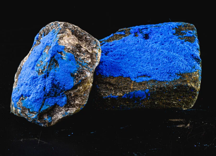 코발트는 청동기 시대부터 파란색 안료로 사용돼 왔으며 최근에는 리튬이온배터리 양극재 핵심소재로 활용된다. [사진 출처=LG에너지솔루션 배터리 인사이드]