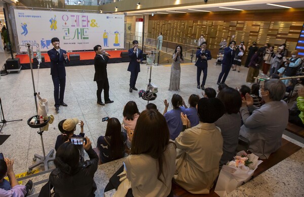 종근당홀딩스가 지난 30일 서울 마곡동 이대서울병원 우복희 아트홀에서 ‘종근당 오페라 희망이야기 오페라&콘서트’를 개최했다. [사진=종근당홀딩스 제공]
